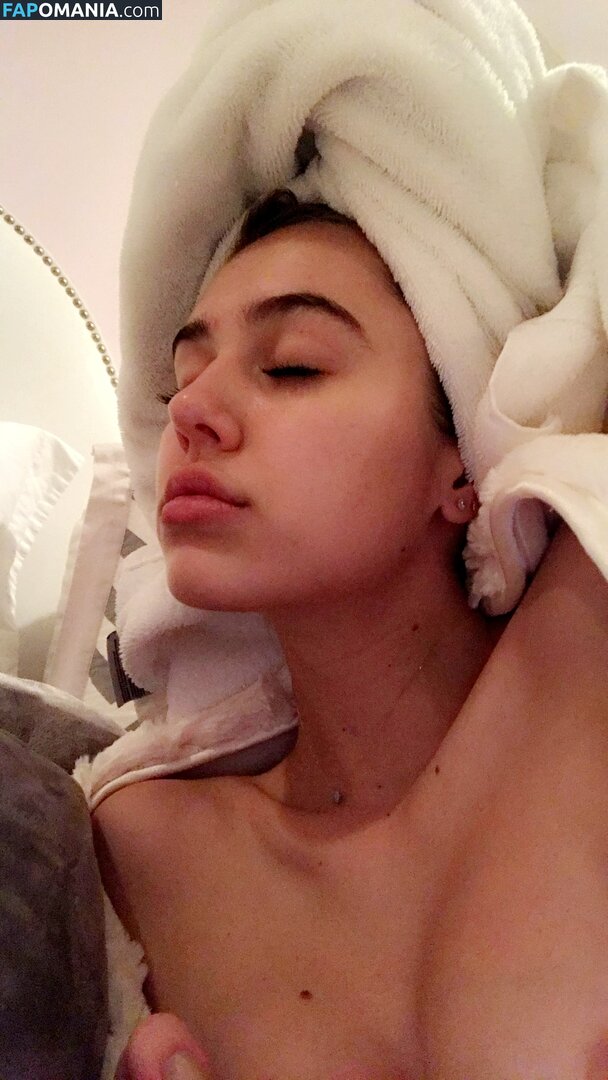 Delilah Belle Hamlin Nago Przeciekłe zdjęcie #49