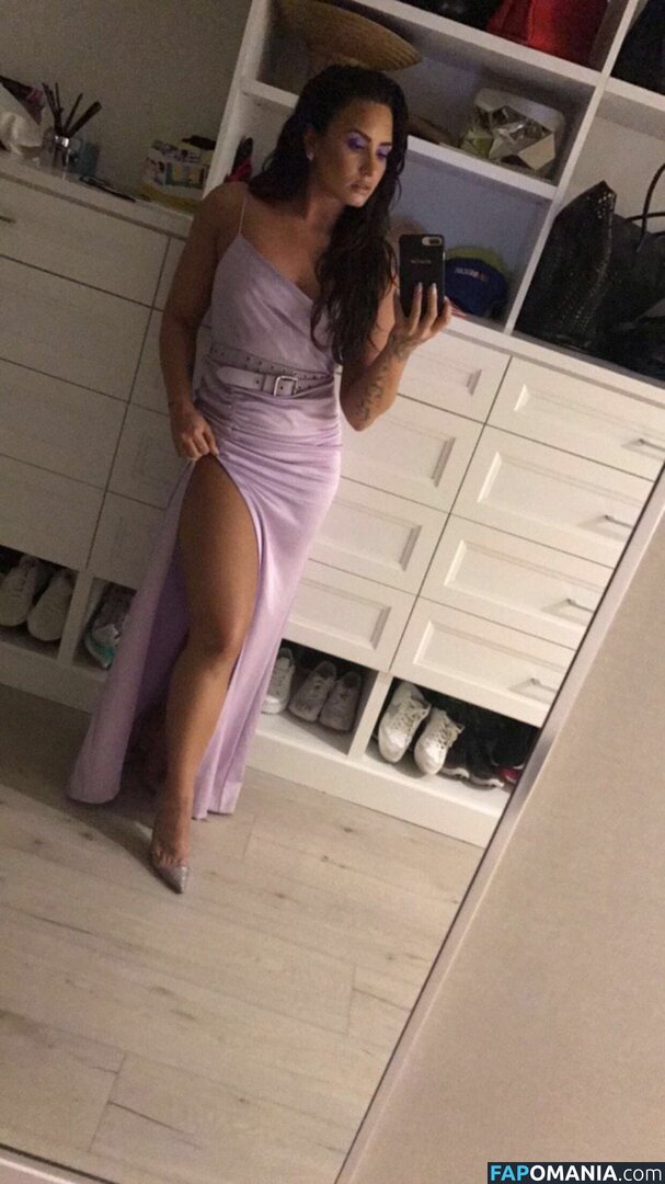 Demi Lovato Nago Przeciekłe zdjęcie #35