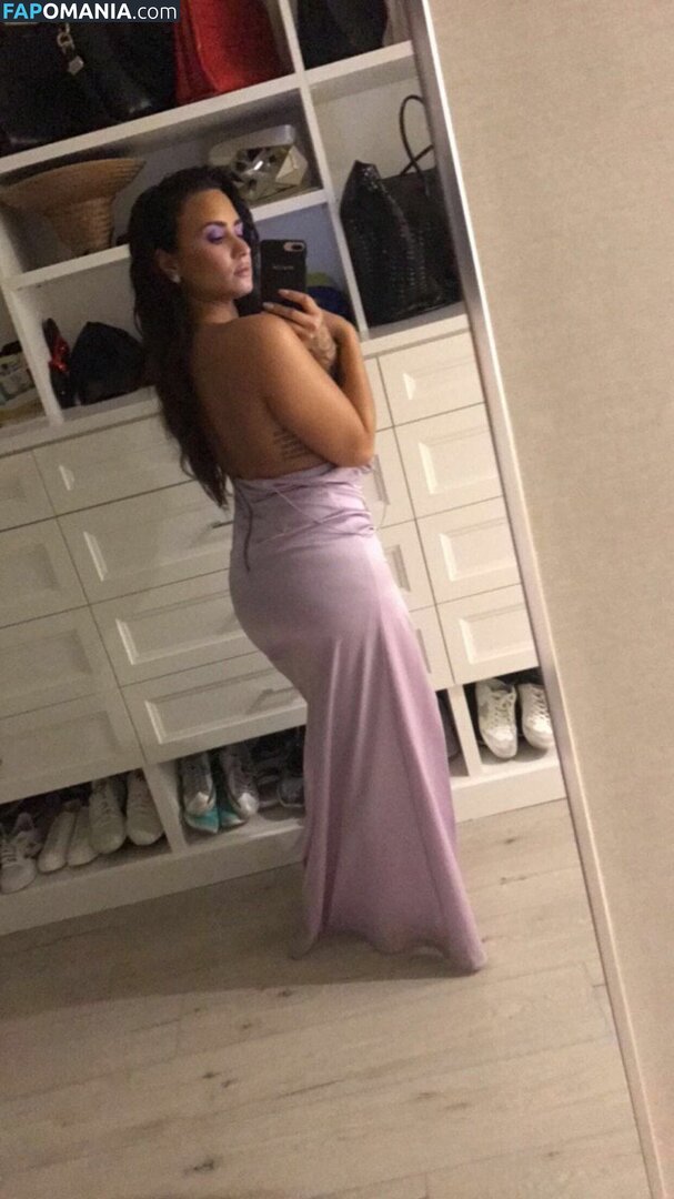 Demi Lovato Nago Przeciekłe zdjęcie #36