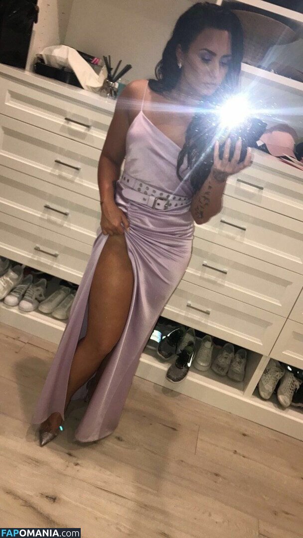 Demi Lovato Nago Przeciekłe zdjęcie #37