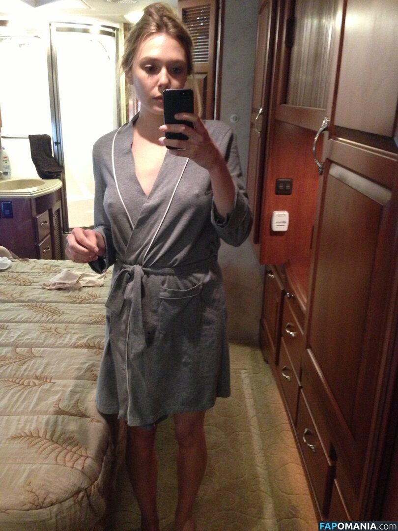 Elizabeth Olsen Nago Przeciekłe zdjęcie #3