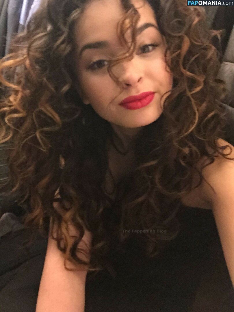 Ella Eyre Nago Przeciekłe zdjęcie #14