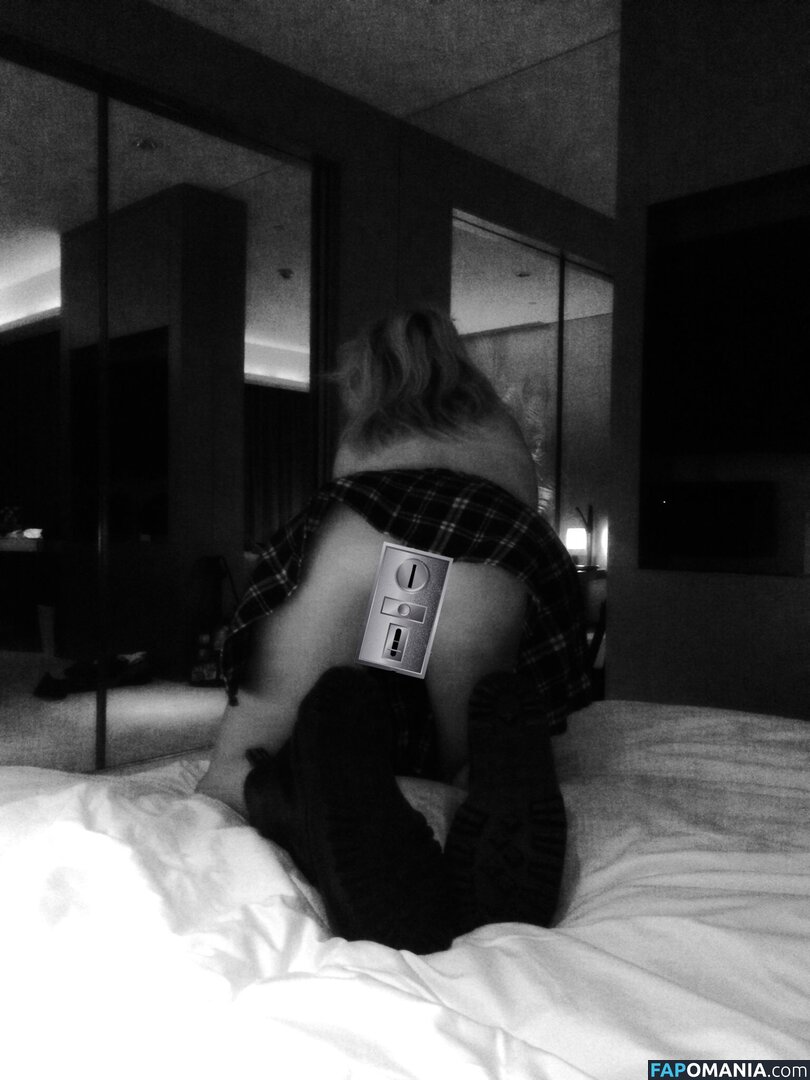 Ellie Goulding Nago Przeciekłe zdjęcie #42