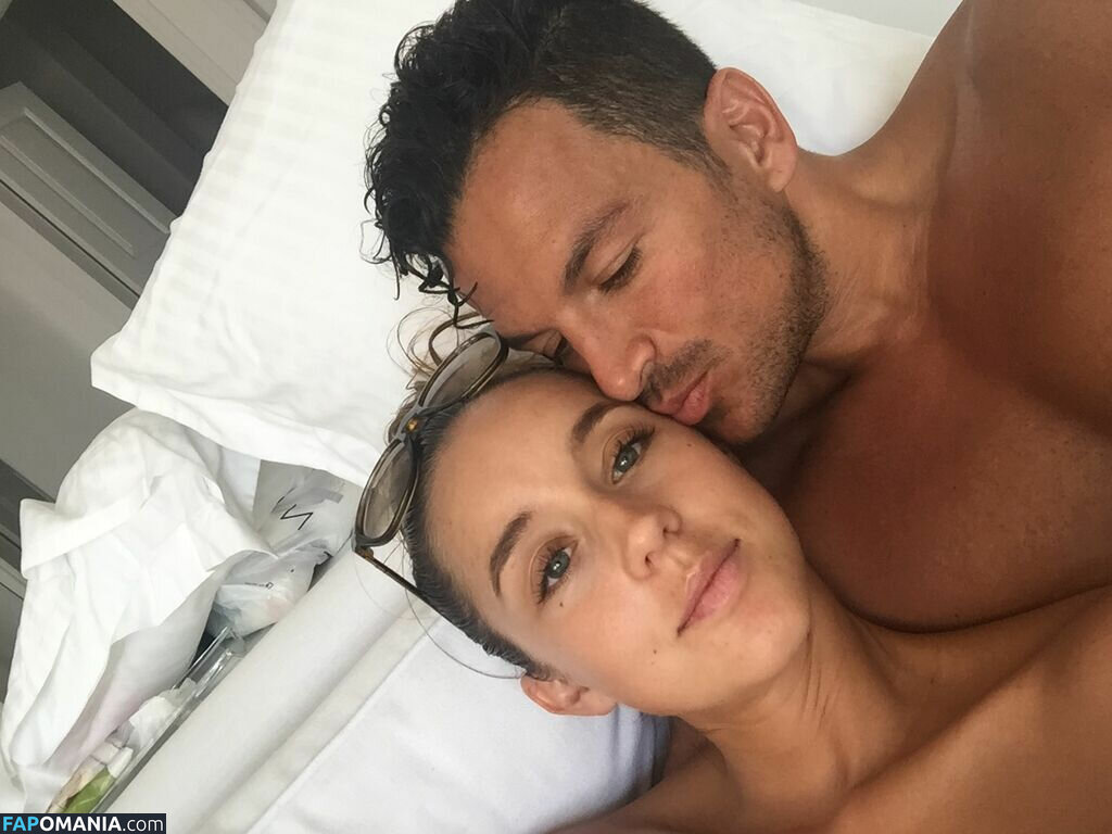 Emily Andrea Nago Przeciekłe zdjęcie #2