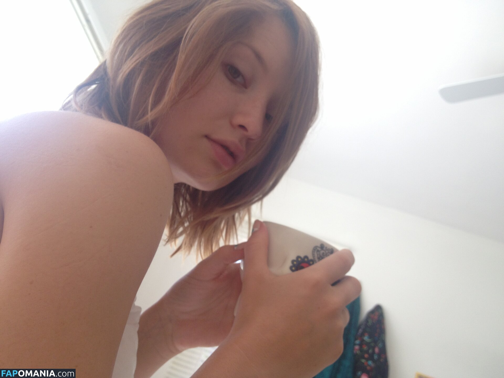 Emily Browning Nago Przeciekłe zdjęcie #13