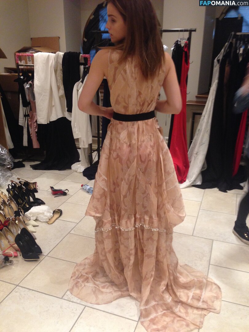 Emma Watson Nago Przeciekłe zdjęcie #99