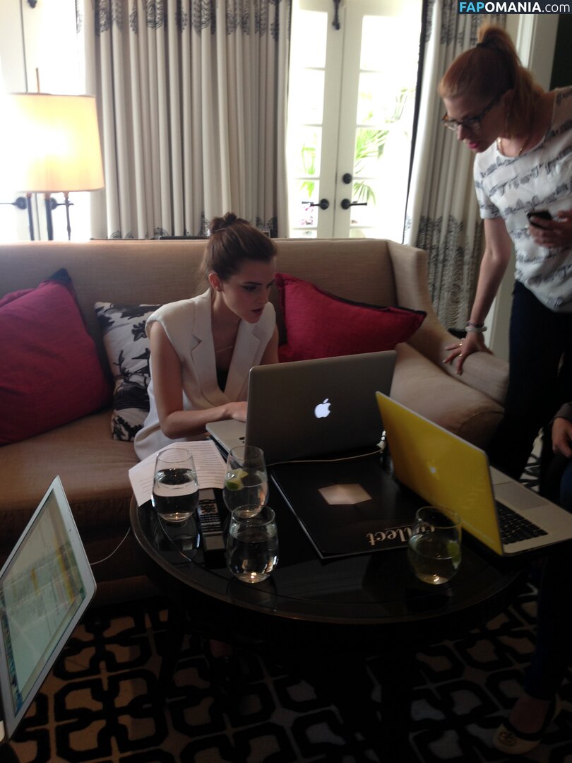 Emma Watson Nago Przeciekłe zdjęcie #113