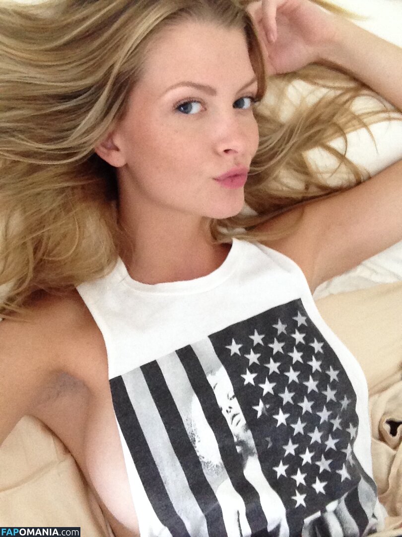 Erin Cummins Nago Przeciekłe zdjęcie #33