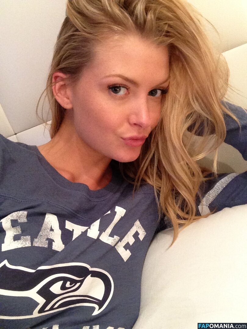 Erin Cummins Nago Przeciekłe zdjęcie #42