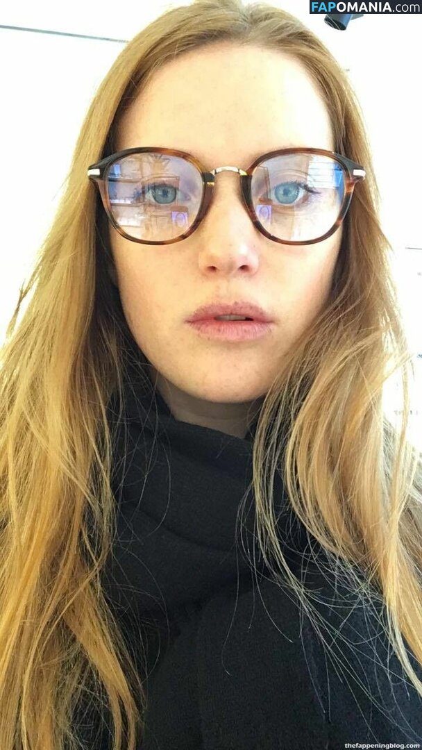 Fleur Geffrier Nago Przeciekłe zdjęcie #8