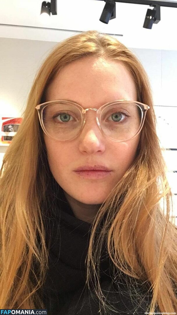 Fleur Geffrier Nago Przeciekłe zdjęcie #19