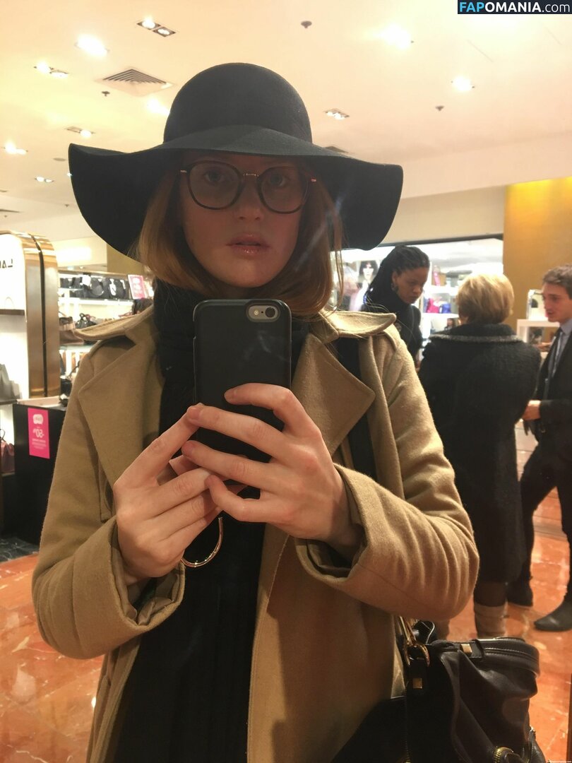 Fleur Geffrier Nago Przeciekłe zdjęcie #34