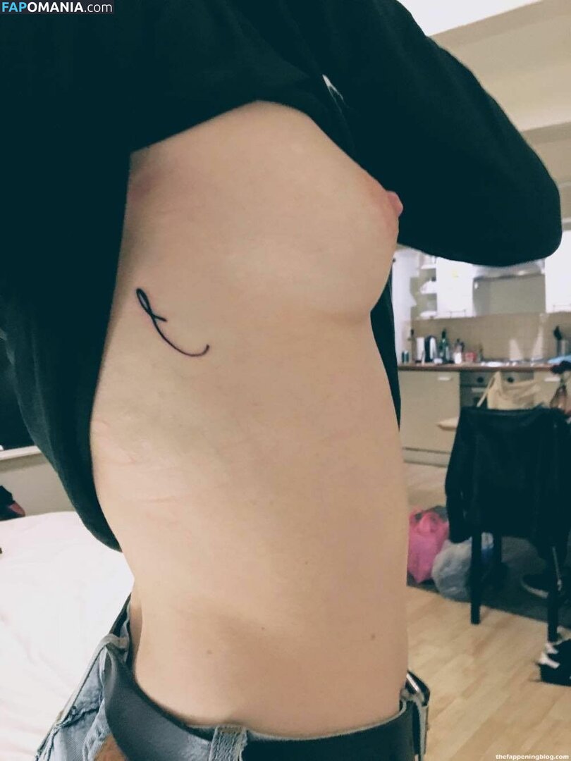 Fleur Geffrier Nago Przeciekłe zdjęcie #35