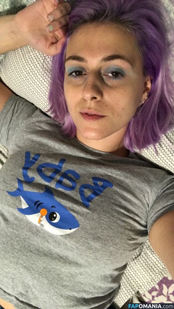 Hannah Schewel Nago Przeciekłe zdjęcie #3