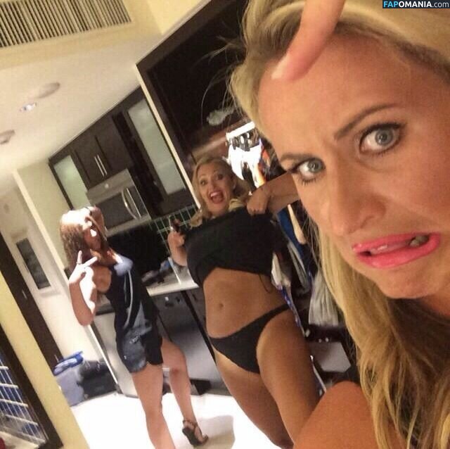 Hayley McQueen Nago Przeciekłe zdjęcie #5