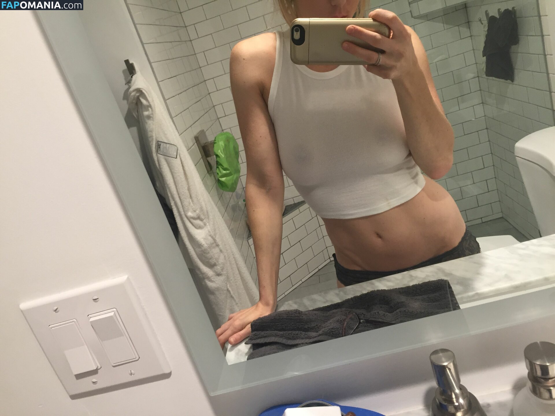 Iliza Shlesinger Nago Przeciekłe zdjęcie #26