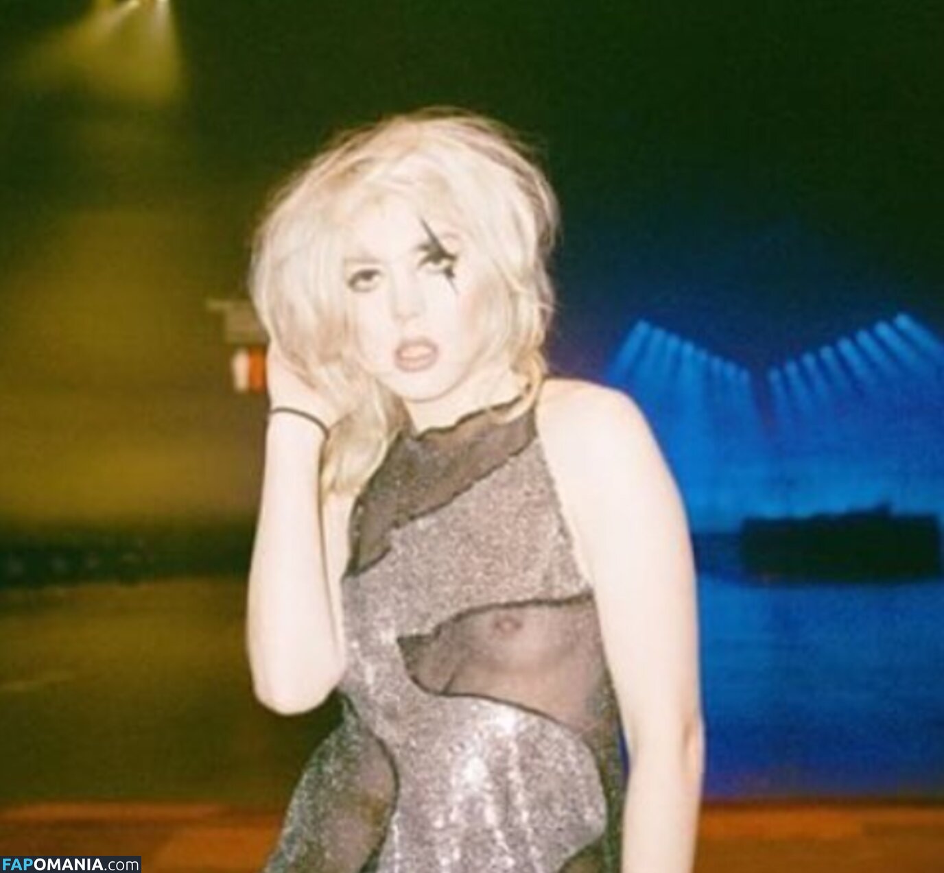 Izzy Phillips Nago Przeciekłe zdjęcie #3