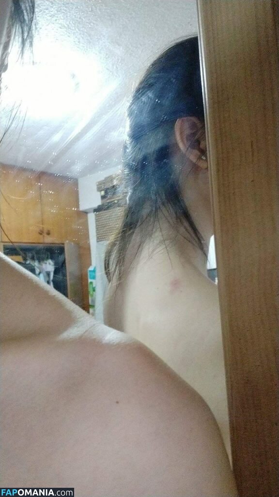 Janella Ooi Nago Przeciekłe zdjęcie #4