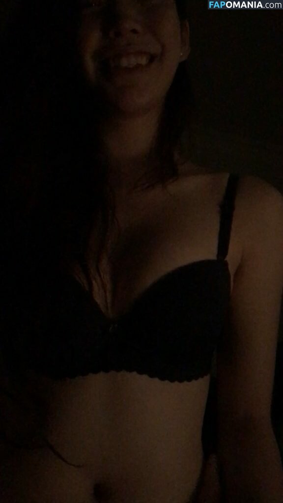 Janella Ooi Nago Przeciekłe zdjęcie #28