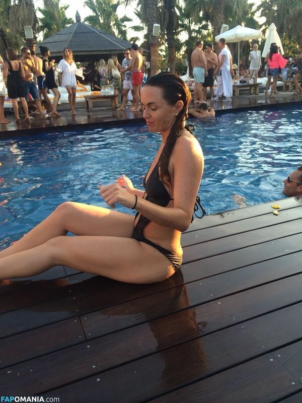Jennifer Metcalfe Nago Przeciekłe zdjęcie #5