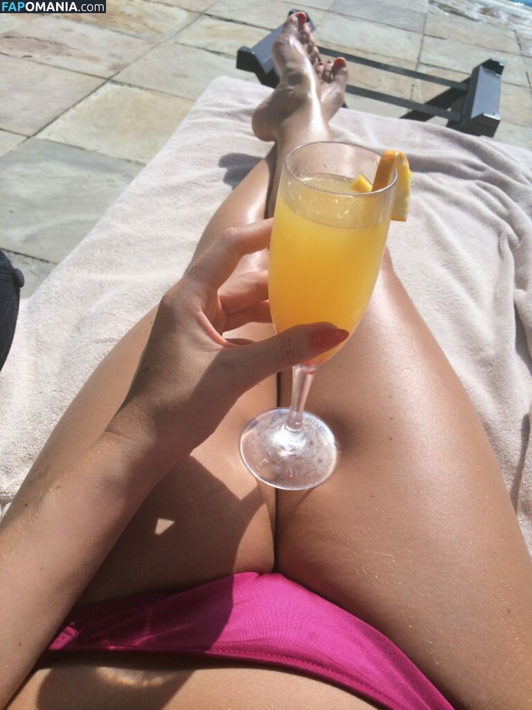 Jennifer Metcalfe Nago Przeciekłe zdjęcie #11