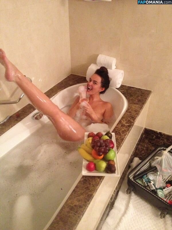 Jennifer Metcalfe Nago Przeciekłe zdjęcie #23