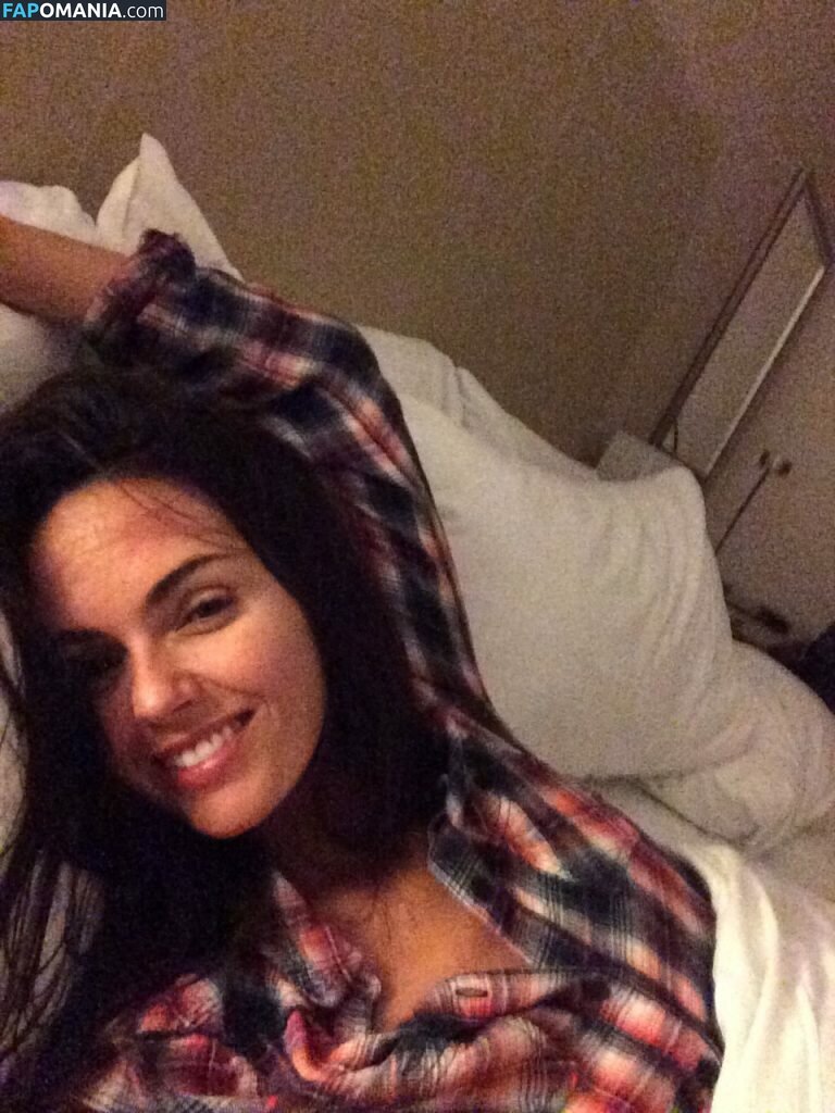 Jennifer Metcalfe Nago Przeciekłe zdjęcie #26