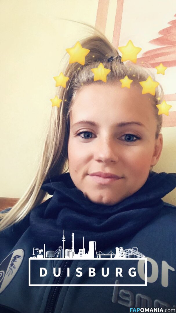 Julia Simic Nago Przeciekłe zdjęcie #24