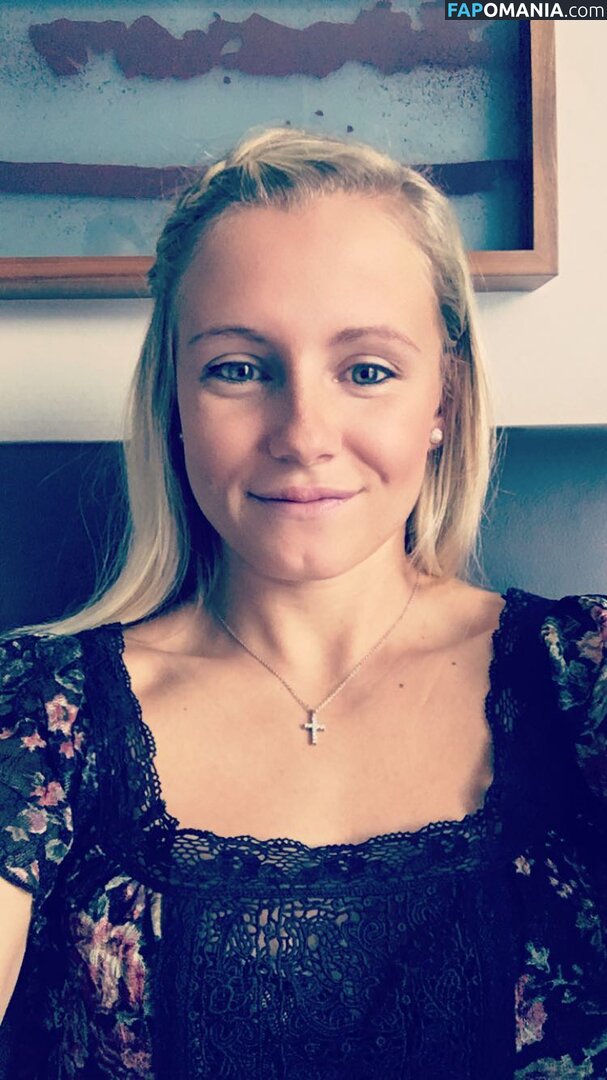 Julia Simic Nago Przeciekłe zdjęcie #50