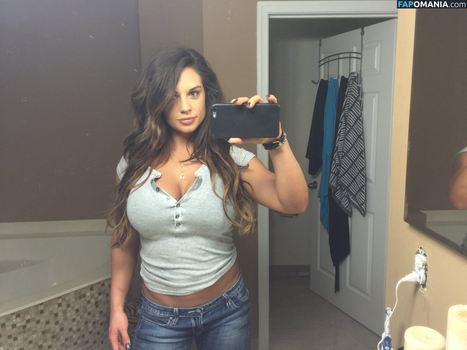 Kaitlyn WWE Nago Przeciekłe zdjęcie #153