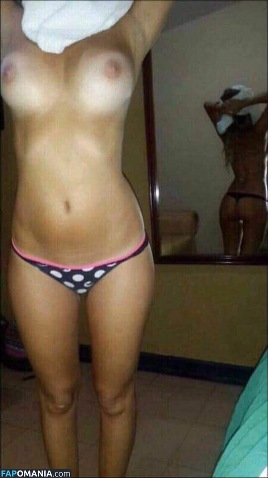 Karina Ramos Nago Przeciekłe zdjęcie #2