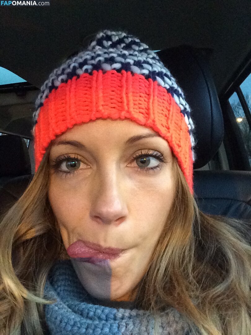 Katie Cassidy Nago Przeciekłe zdjęcie #12