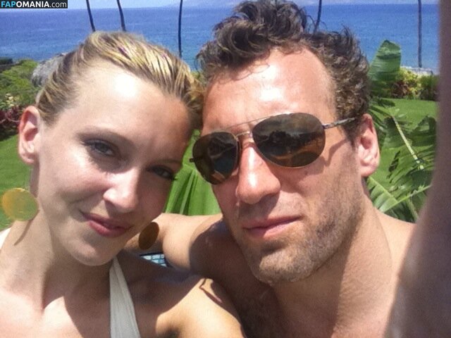 Katie Cassidy Nago Przeciekłe zdjęcie #13