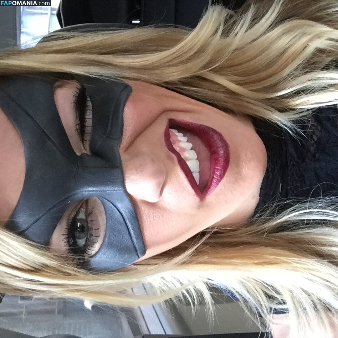 Katie Cassidy Nago Przeciekłe zdjęcie #31