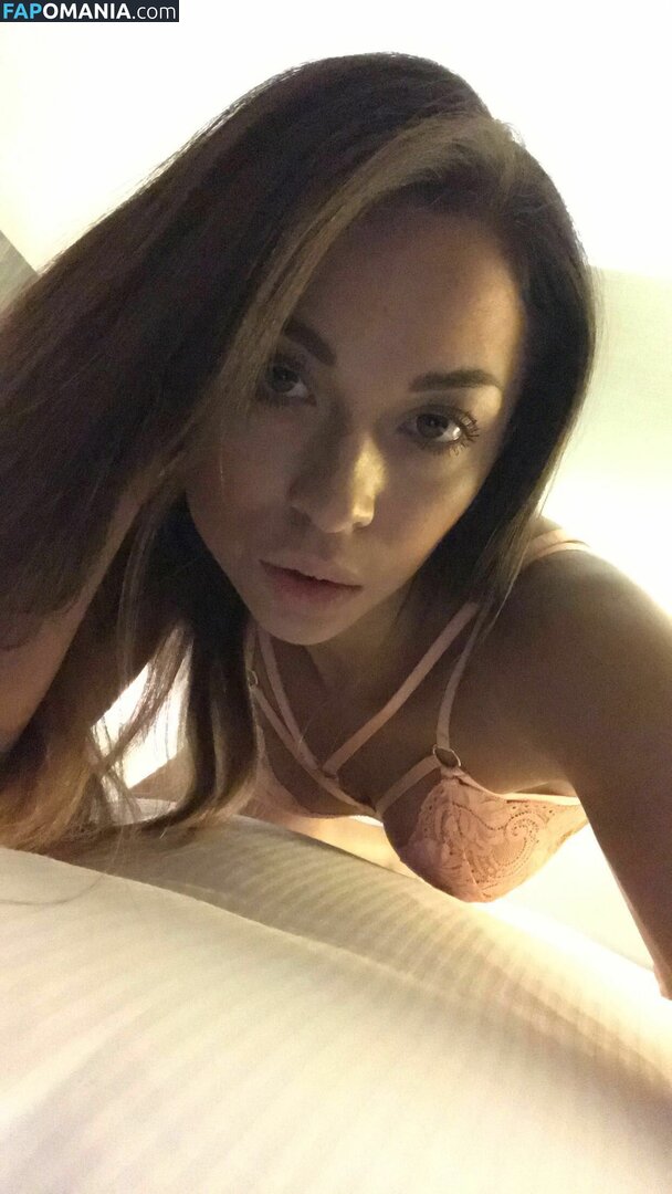 Katya Jones Nago Przeciekłe zdjęcie #10