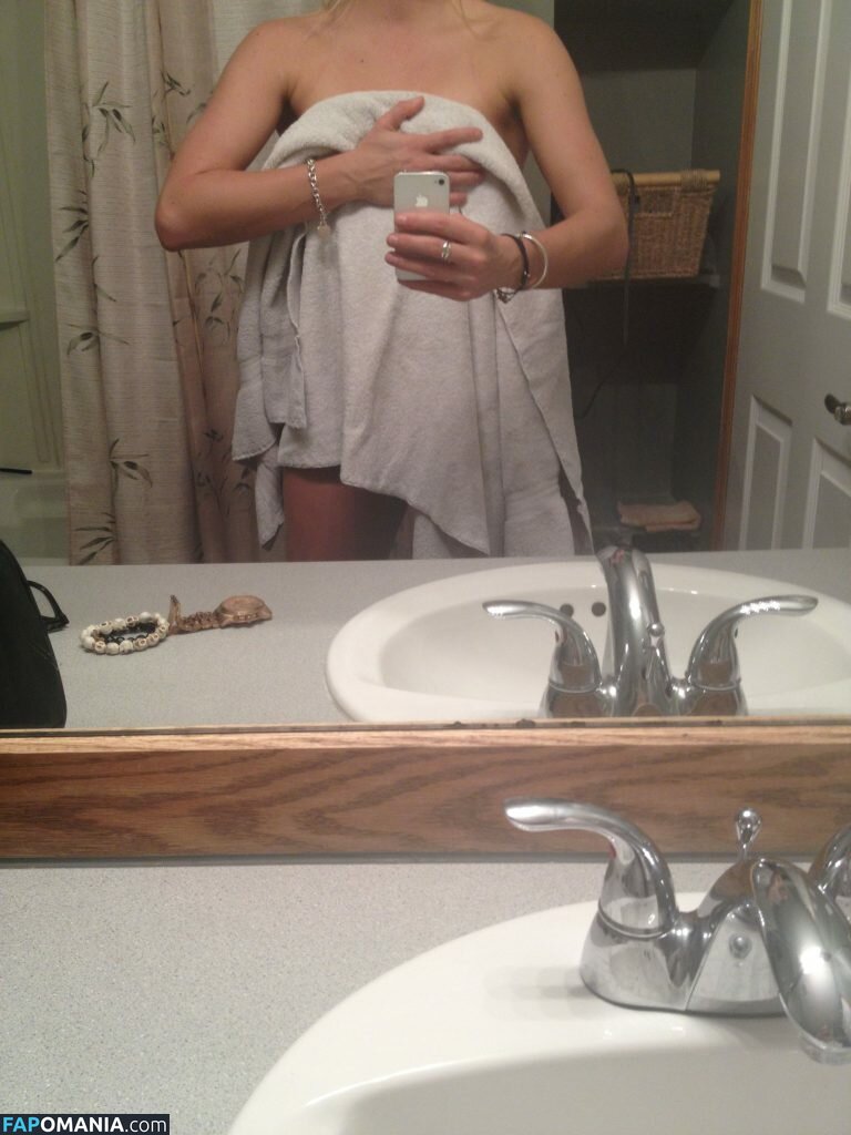 Kaylyn Kyle Nago Przeciekłe zdjęcie #49