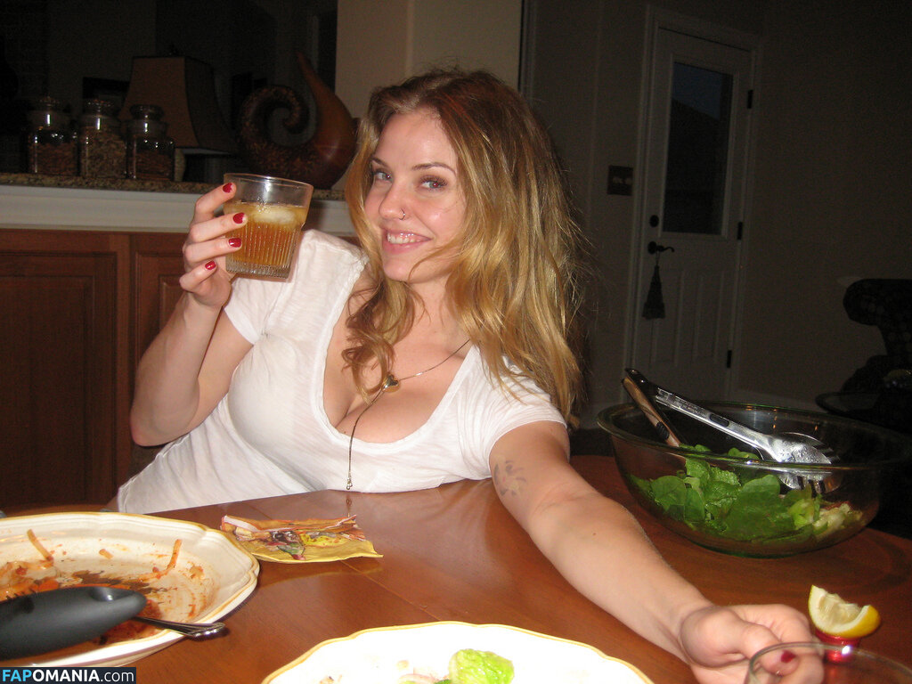 Kelli Garner Nago Przeciekłe zdjęcie #5