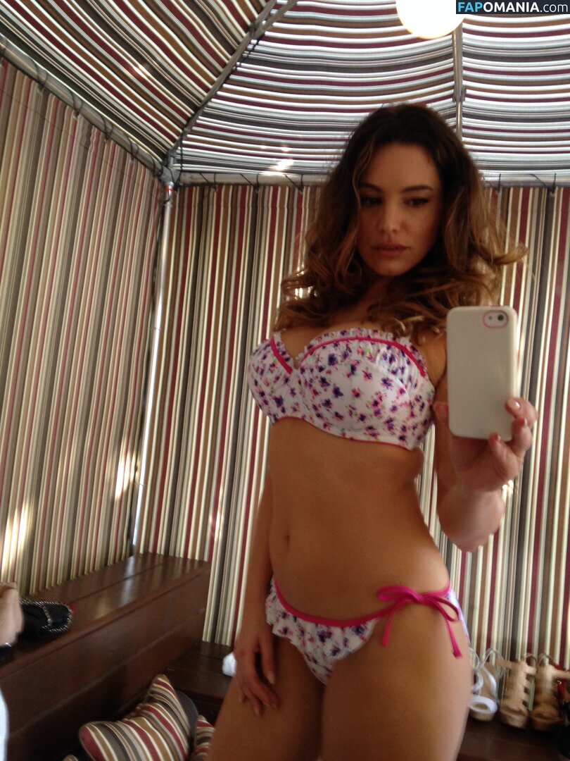 Kelly Brook Nago Przeciekłe zdjęcie #12