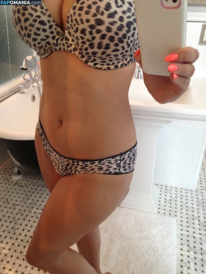 Kelly Brook Nago Przeciekłe zdjęcie #37