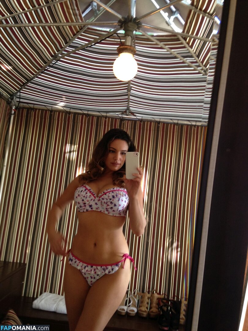 Kelly Brook Nago Przeciekłe zdjęcie #38
