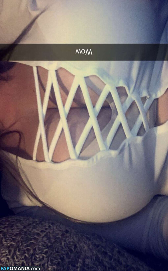 Kelsey Kay Holmer Nago Przeciekłe zdjęcie #19