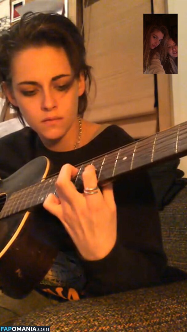 Kristen Stewart Nago Przeciekłe zdjęcie #28