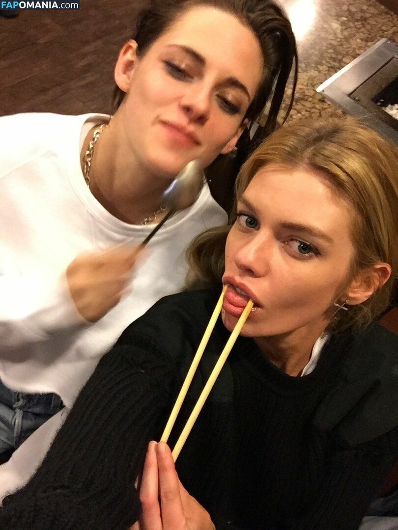Kristen Stewart Nago Przeciekłe zdjęcie #36
