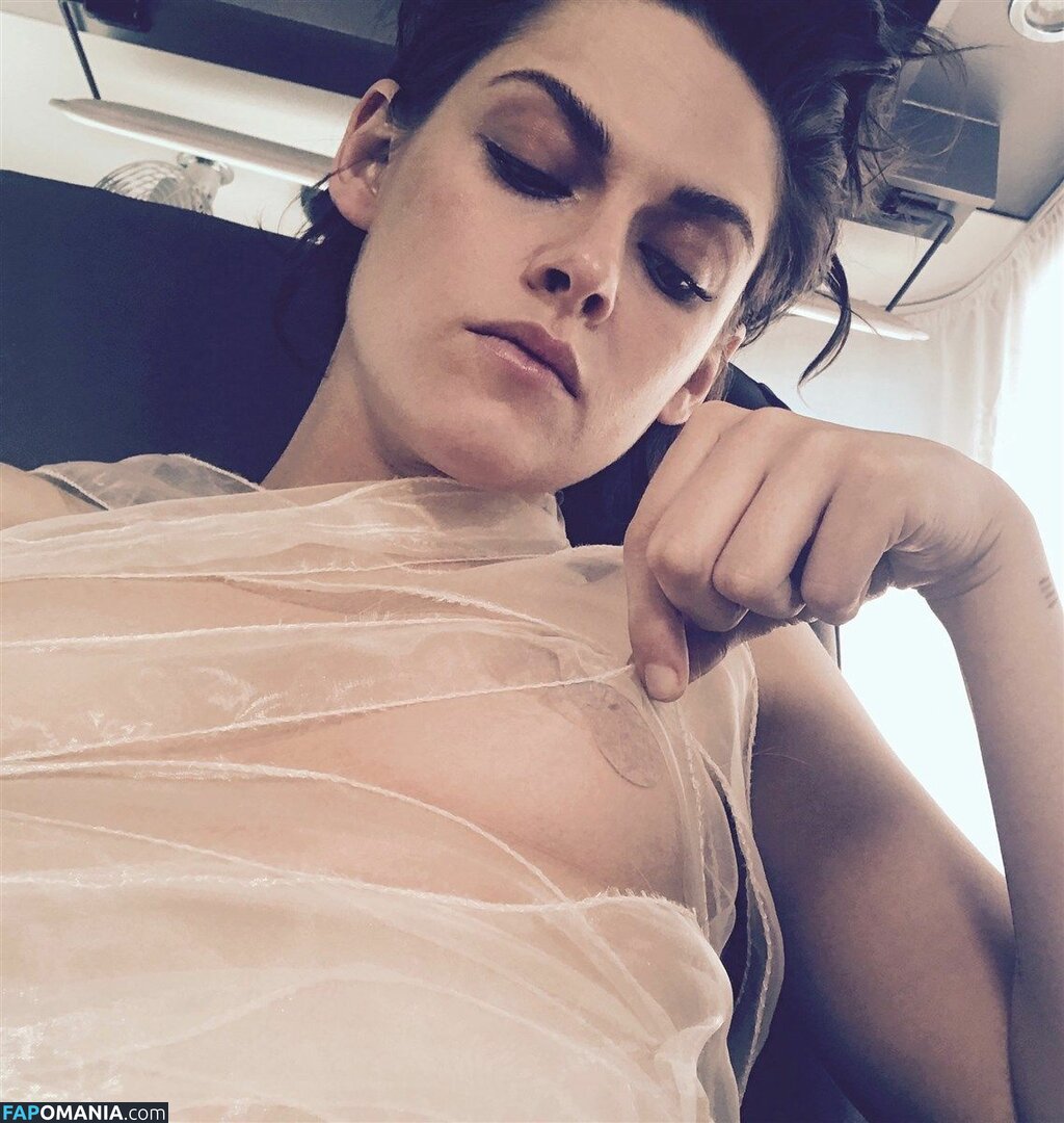 Kristen Stewart Nago Przeciekłe zdjęcie #55