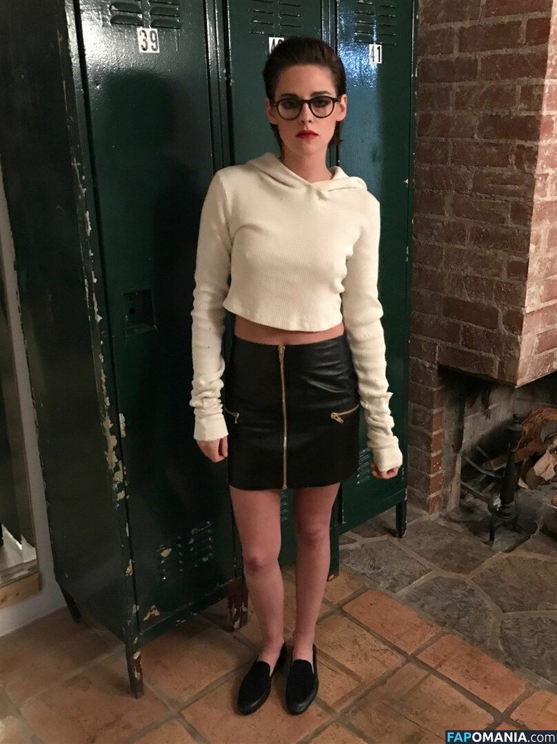 Kristen Stewart Nago Przeciekłe zdjęcie #57