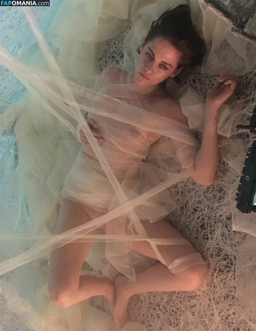 Kristen Stewart Nago Przeciekłe zdjęcie #64