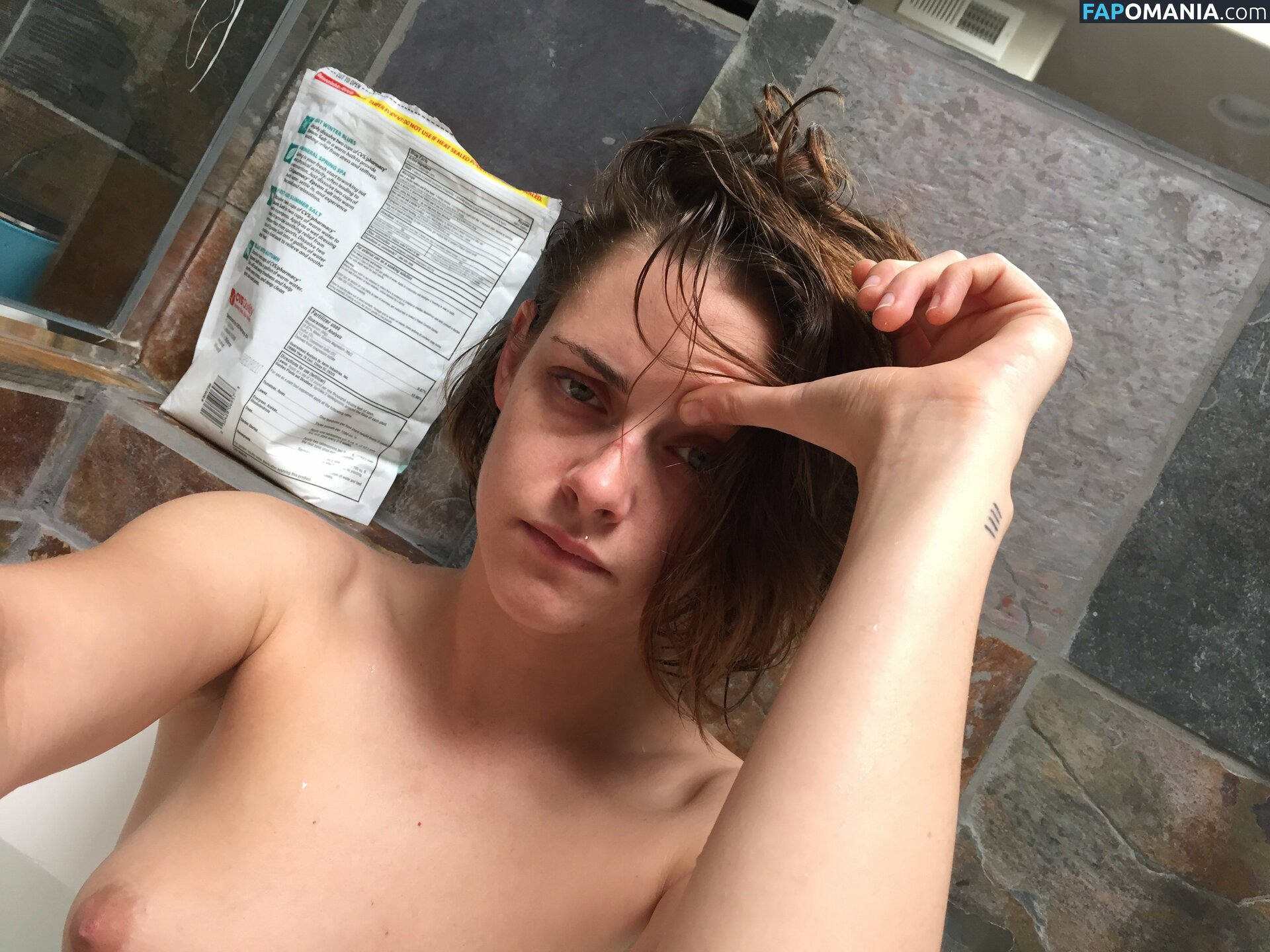 Kristen Stewart Nago Przeciekłe zdjęcie #66