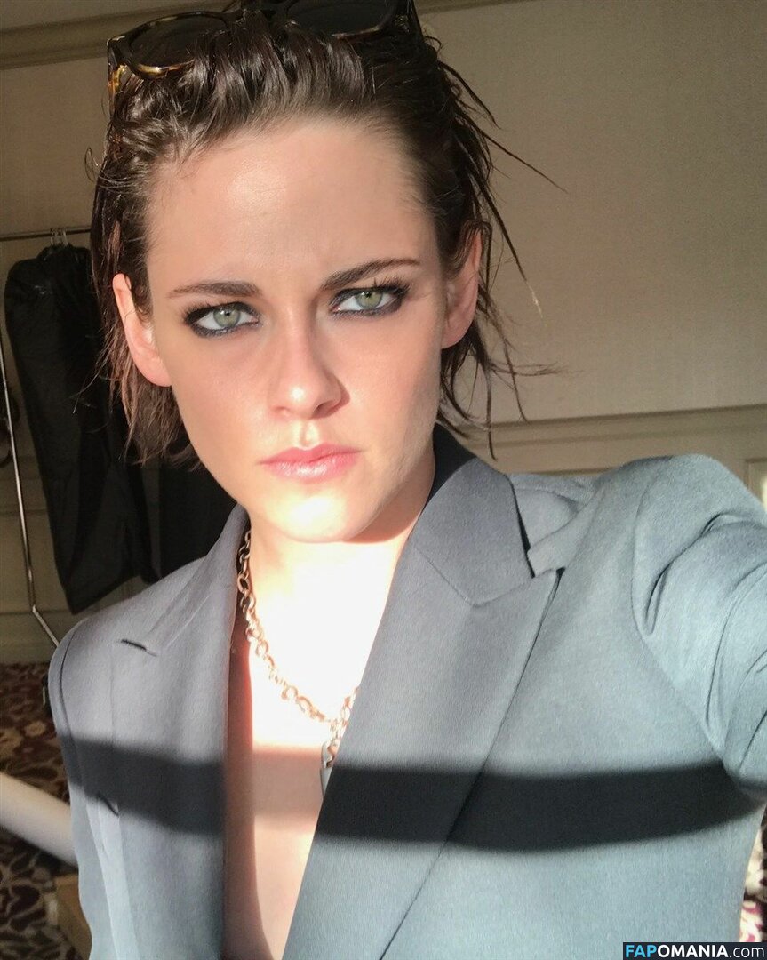 Kristen Stewart Nago Przeciekłe zdjęcie #76