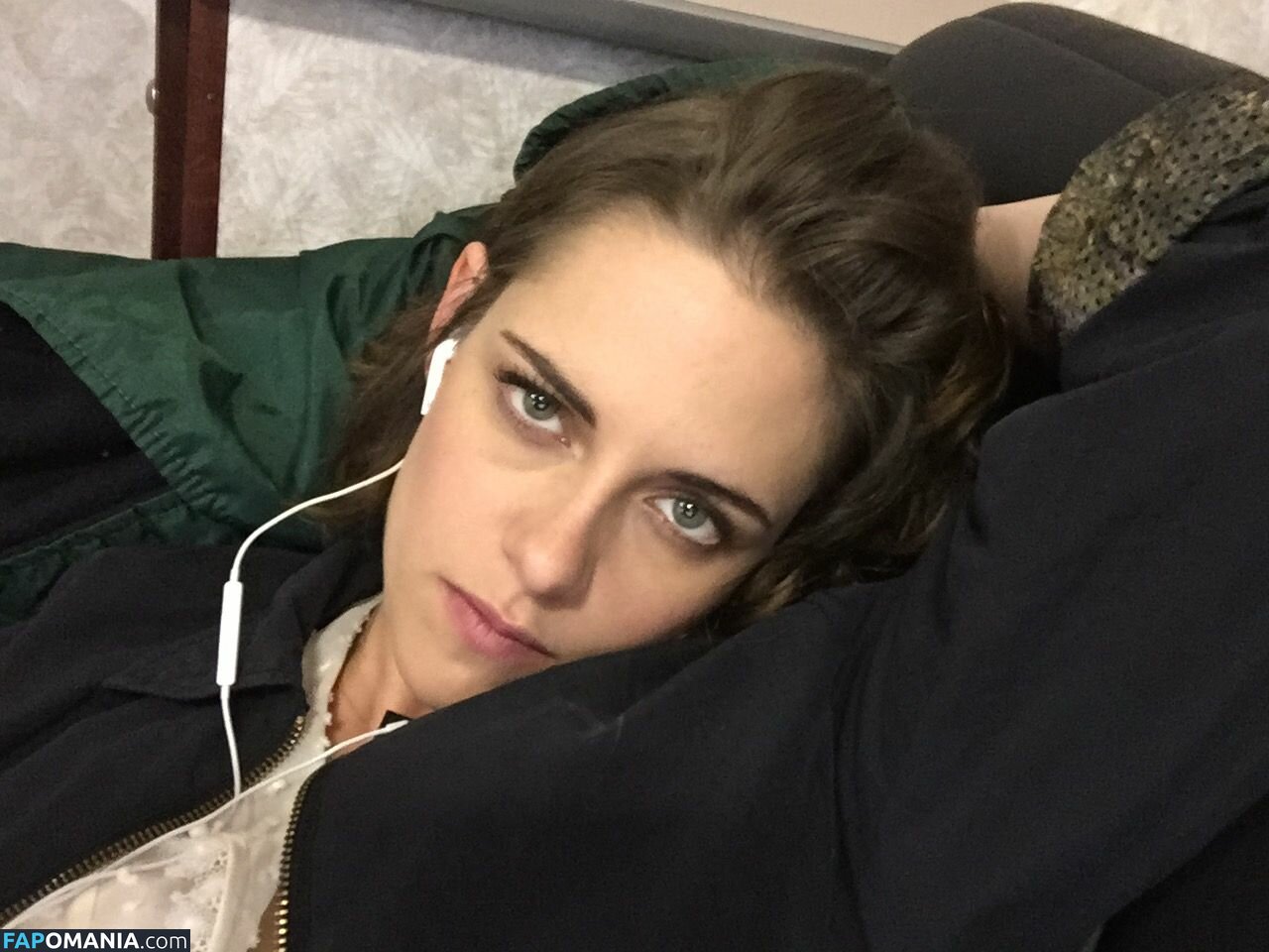 Kristen Stewart Nago Przeciekłe zdjęcie #100