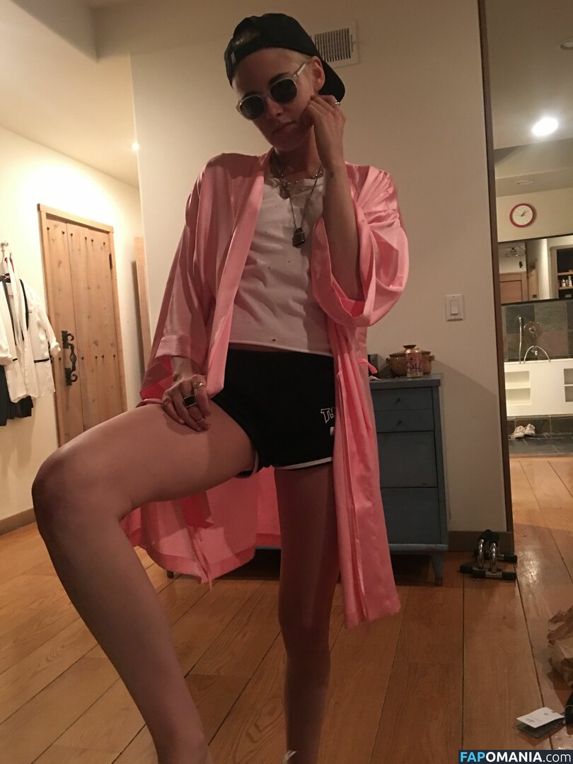 Kristen Stewart Nago Przeciekłe zdjęcie #101